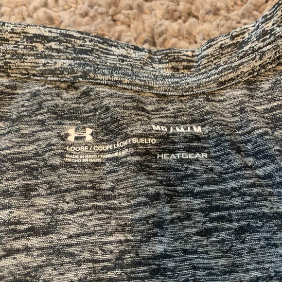 Under Armour Heat gear Size medium Women’s Tee Sz Medium - Picture 3 of 4